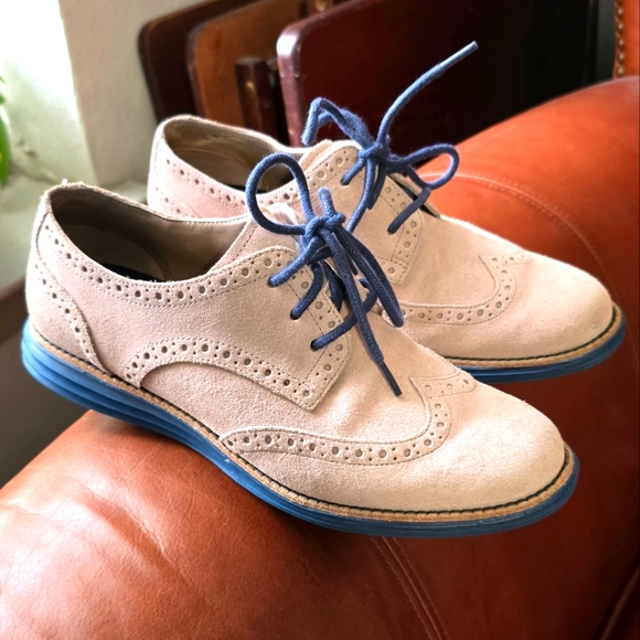 Cole Haan Beige Brogue Womens Shoes with Blue Accents - Picture 1 of 13